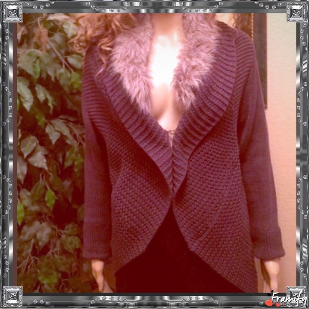 Gray Sweater by Daisy Fuentes sz med